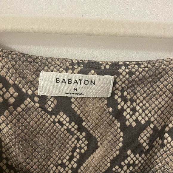 Aritzia Babaton Contour Bodysuit in Snakeskin - Picture 2 of 2
